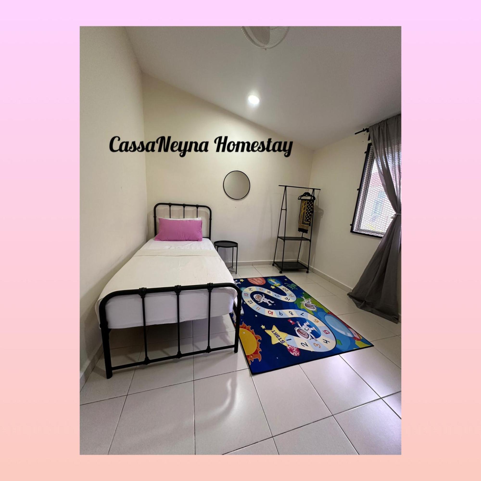 Cassaneyna Homestay Куантан Екстериор снимка